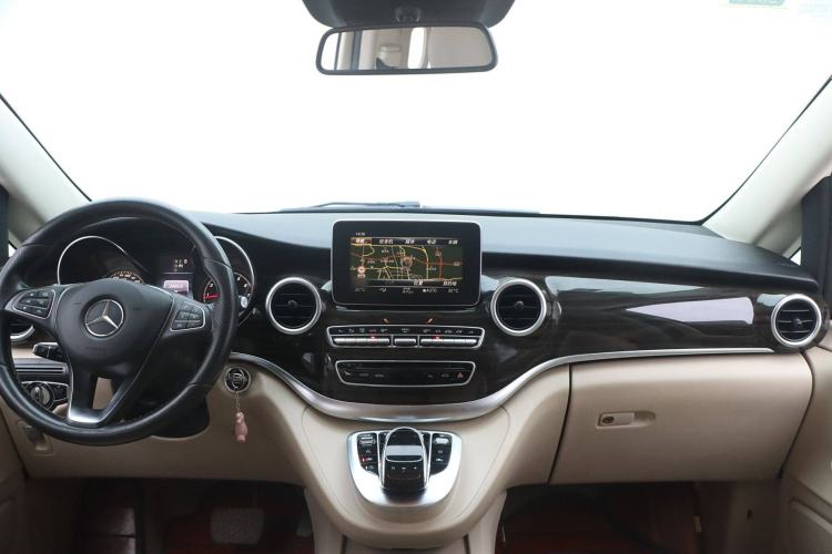 Used Mercedes-Benz V-Class 2017 V 260 Avantgarde Edition
