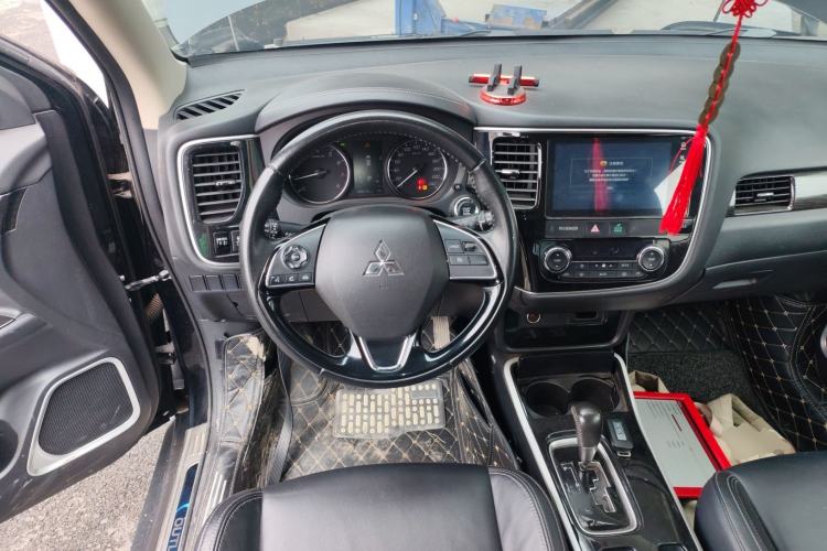 Used Mitsubishi Outlander 2019 2.0L Two-Wheel Drive Comfort Edition 5 Seats China VI Standard