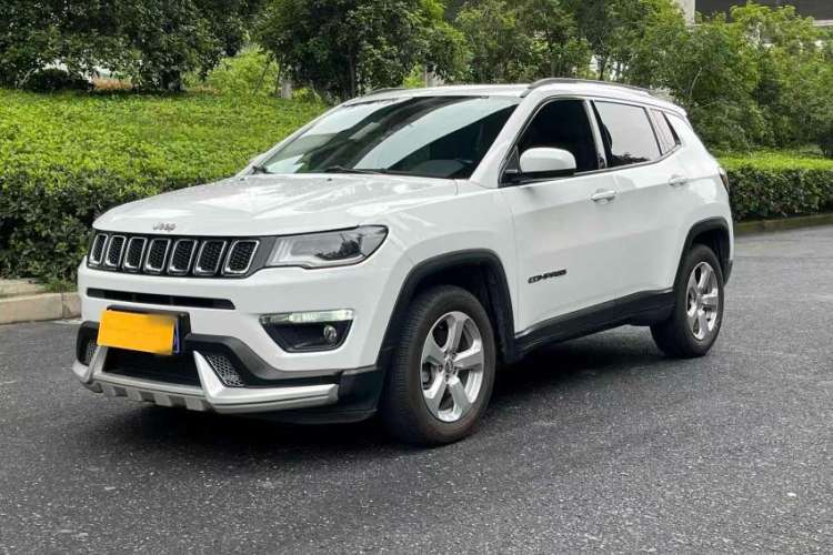 Used  Compass 2017 200T Automatic Family Edition
