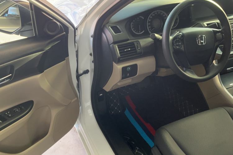 Used Honda Accord 2015 2.0L LX Comfort Edition
