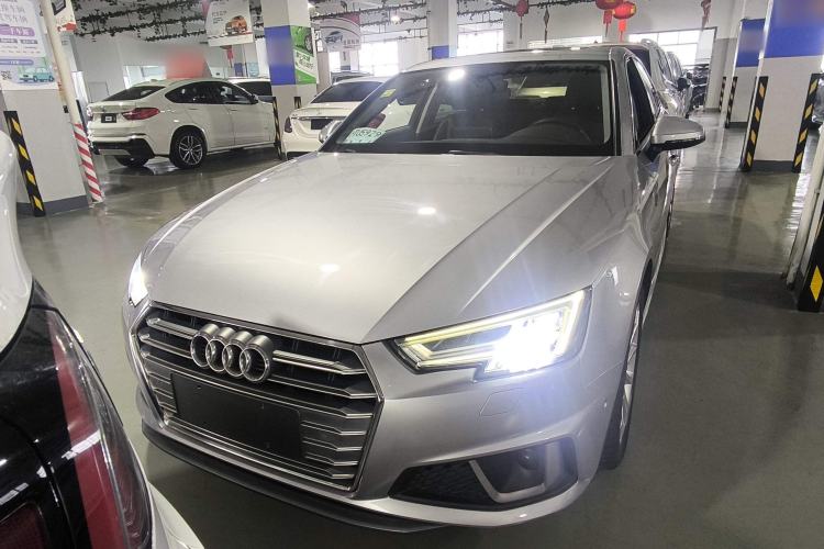 Used Audi A4L 2019 40 TFSI Fashion Edition China VI Emission Standard