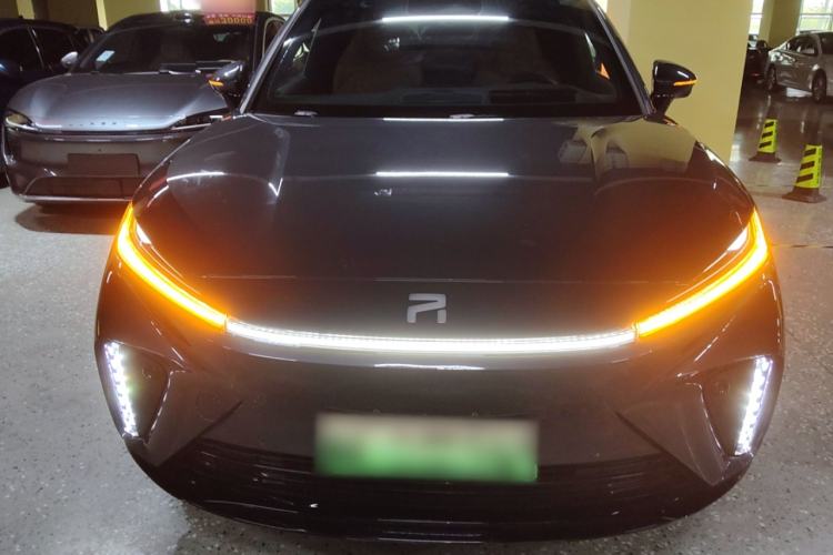 Used  R7 2023 Rear-Drive Screen King Edition
