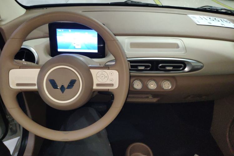 Used Wuling Hongguang MINIEV 2025 Four-Door Version Advanced Edition
