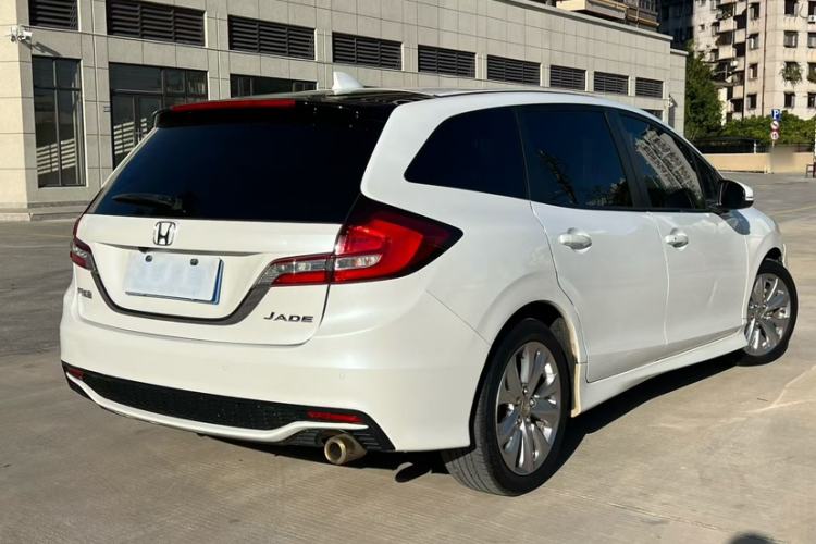 Used Honda Jade 2017 1.8L automatic Comfort version 5 seats
