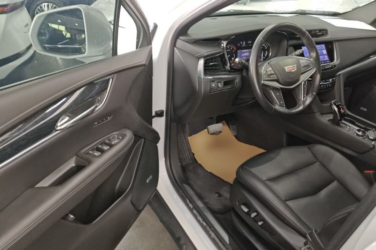 Used Cadillac XT5 2022 2.0T Two-Wheel Drive Luxury Version
