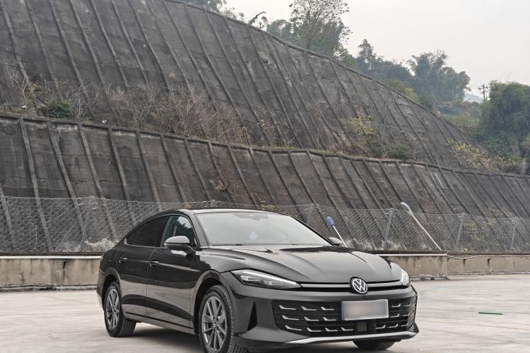 Used Volkswagen Lamando 
