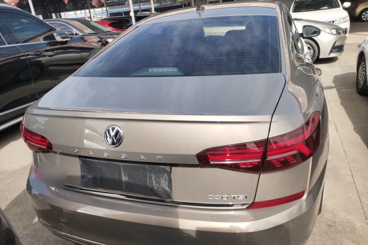 Used Volkswagen Passat 2020 330TSI Luxury Edition China VI
