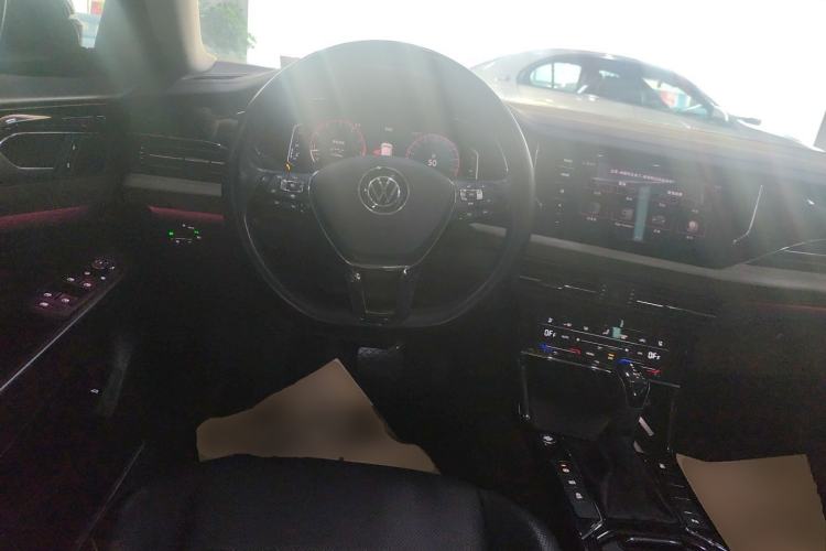 Used Volkswagen Passat 2020 Revised Version 330TSI Luxury Edition China VI Standard
