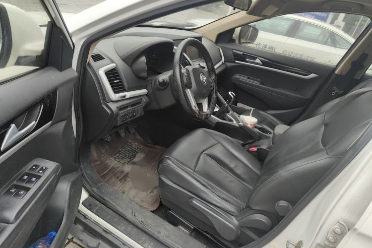 Used Dongfeng Aeolus AX7 2015 2.0L Manual Zhiyi Trim