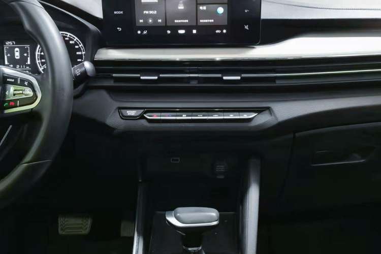 Used Geely Auto Vision X3 2021 PRO 1.5L CVT Deluxe Model
