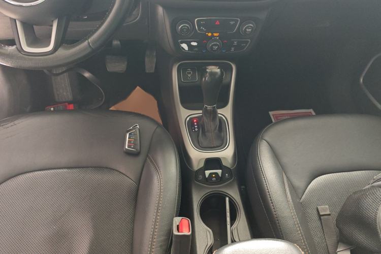 Used  Compass 2017 200T Automatic Family Edition
