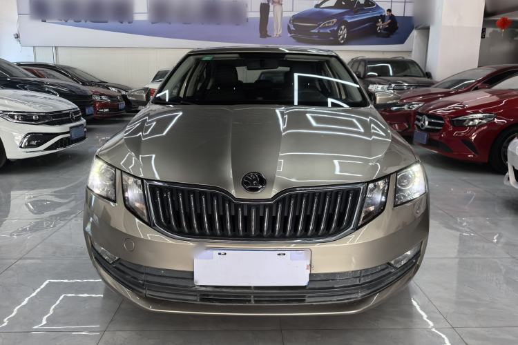 Used Skoda Octavia 2019 1.5L Automatic SmartDrive Comfort Edition China VI Standard
