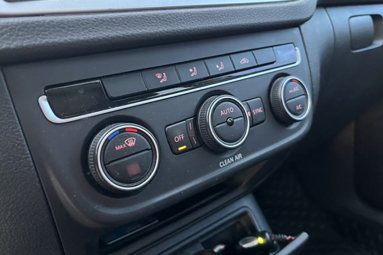 Used Volkswagen Tiguan 2017 300TSI Automatic Two-Wheel Drive Silk Road Comfort Edition
