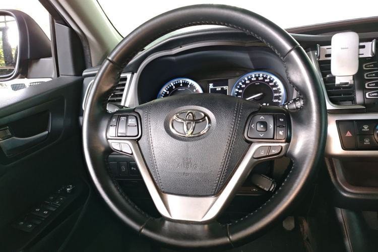 Used Toyota Highlander 2018 2.0T Four-Wheel Drive Luxury Version 7 Seats China VI Standard
