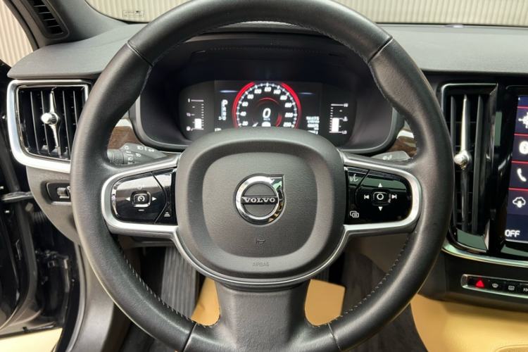 Used Volvo S90 2017 T4 Zhiyuan Edition

