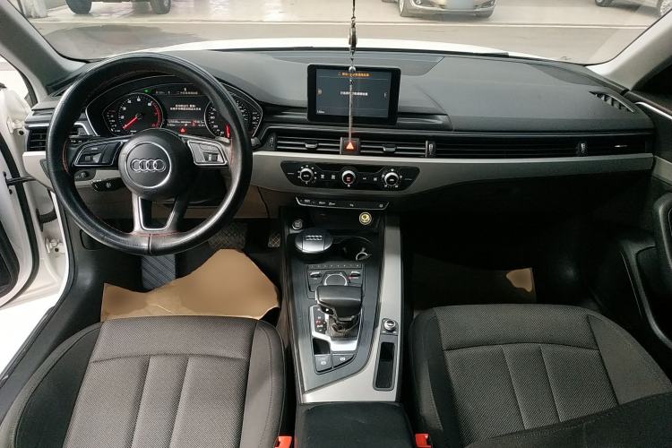 Used Audi A4L 2018 30th Anniversary Edition 40 TFSI Trendy Model
