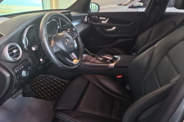 Used Mercedes-Benz GLC 2017 GLC 260 4MATIC Luxury Model