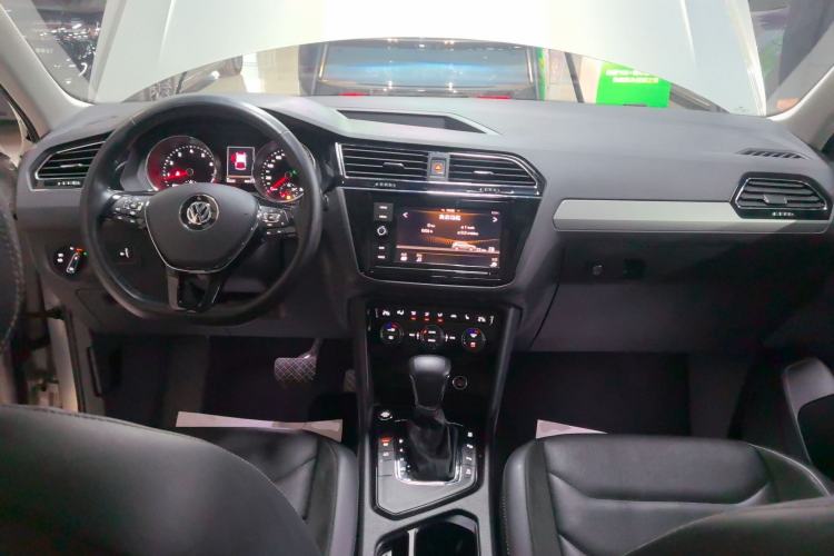 Used Volkswagen Tiguan L 2019 330TSI Automatic Two-Wheel Drive Smart Luxury Version China VI Standard
