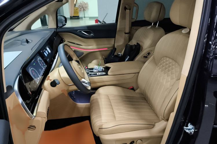 Used VOYAH Dream 2024 PHEV Ultra-Long Range Flagship Edition
