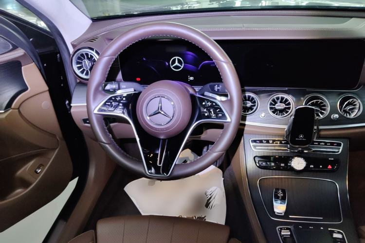 Used Mercedes-Benz E-Class 2022 Second Facelift E 300 L Fashion Edition
