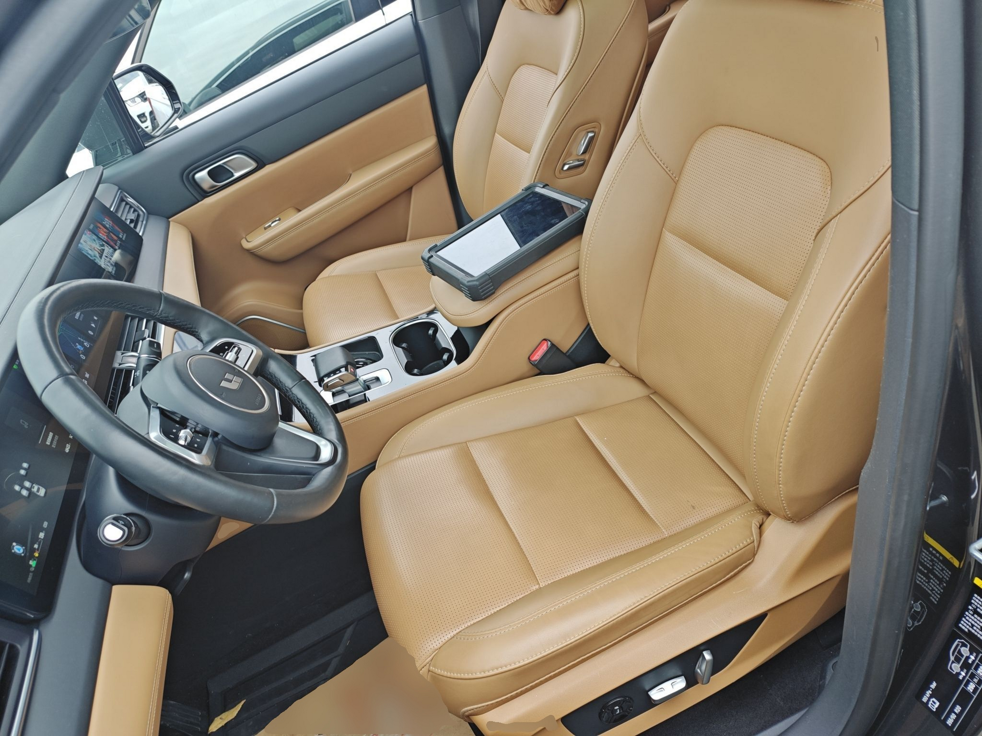 Переднее сиденье в автомобиле