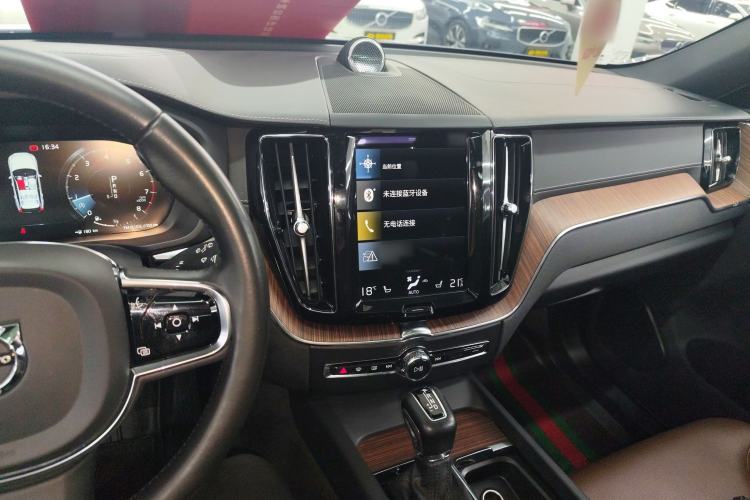 Used Volvo XC60 2021 T5 4x4 Smart Luxury Edition
