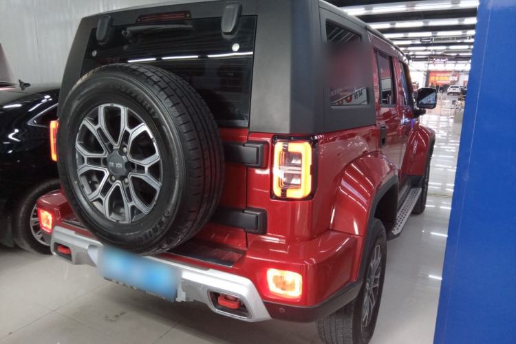 Used  BJ40 2020 2.0T Automatic Four-Wheel Drive Urban Hunter Edition Chivalrous Type
