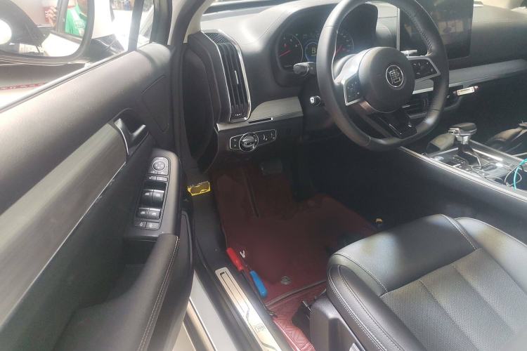 Used BYD Tang 2018 2.0T Automatic SmartConnect Luxury Edition 5 Seats China V Standard
