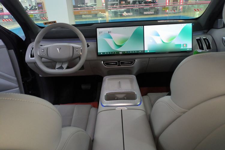 Used  S09 2025 Rear-Drive Ultra
