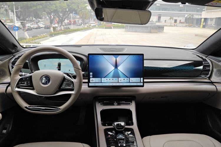 Used BYD Han 2024 EV Glory Edition 610 km All-Wheel Drive "Tian Shen Zhi Jia" Intelligent Driving Model