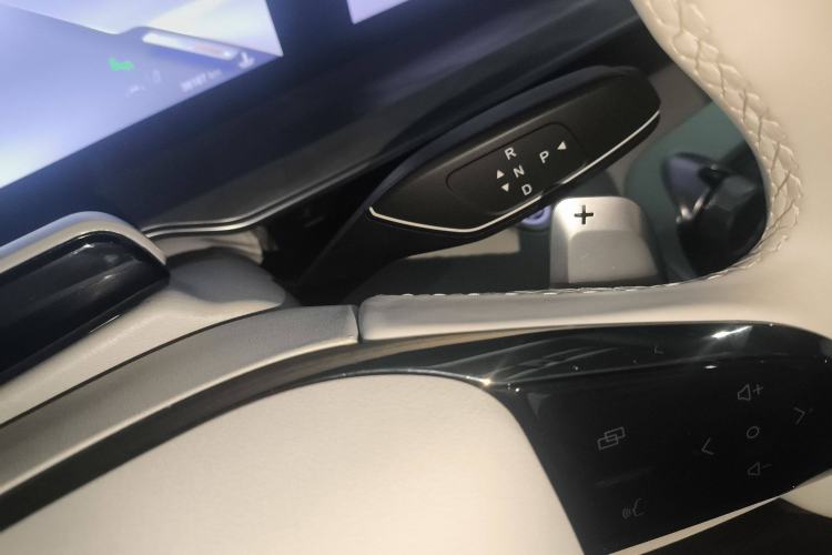 Used  Stellar 2023 400T Two-Wheel Drive Luxury Edition
