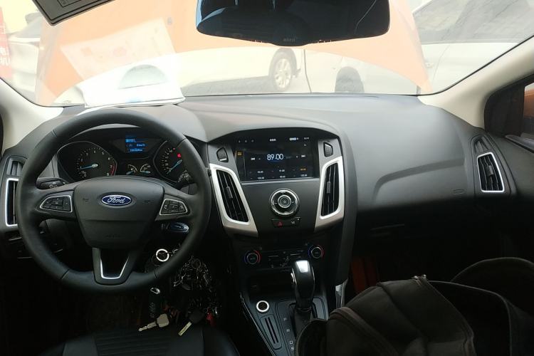 Used Ford Focus 2015 Hatchback 1.6L Automatic Fashion Edition
