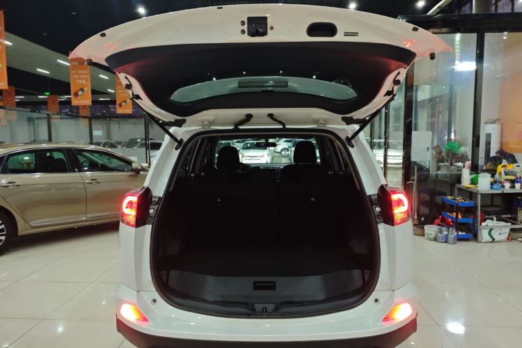 Used Toyota RAV4 2016 2.0L CVT Two-Wheel Drive Comfort Edition China V Standard