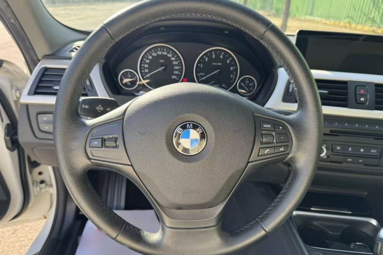 Used BMW 3 Series 2015 316Li Fashion Model
