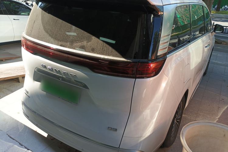 Used Denza D9 2022 DM-i 970 Four-Wheel Drive Flagship Model
