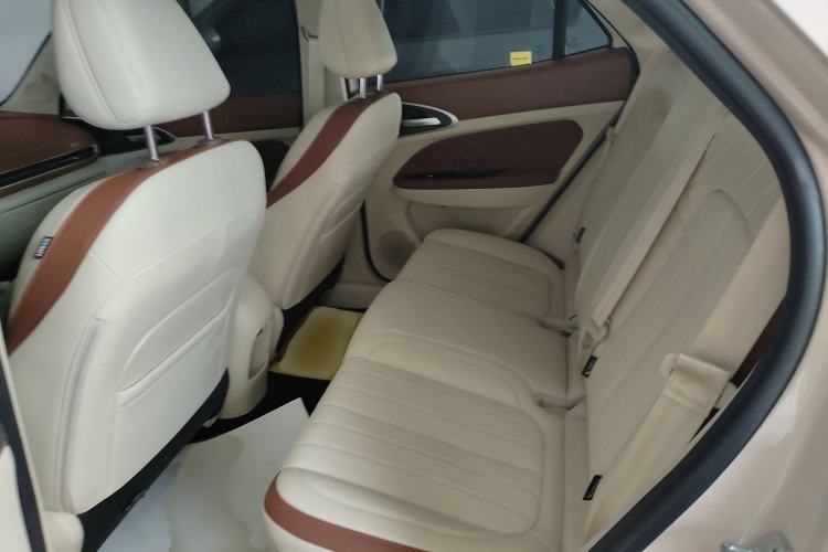 Used ORA Good Cat 2023 401 km Standard Range Prestige Version Lithium Iron Phosphate
