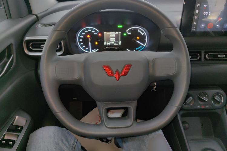 Used Wuling Hongguang New Energy 2025 Extended-Range Hybrid 50KM Comfort Version