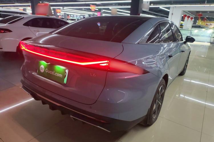 Used  L6 2023 125km MAX
