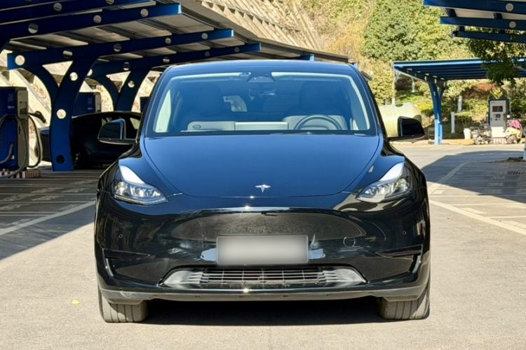 Used Tesla Model Y 2023 Rear-Wheel-Drive Version
