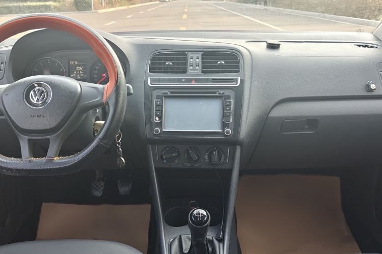 Used Volkswagen Polo 2014 1.4L Manual Fashion Edition
