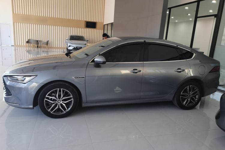 Used BYD Qin PLUS 2021 DM-i 55KM Flagship Model
