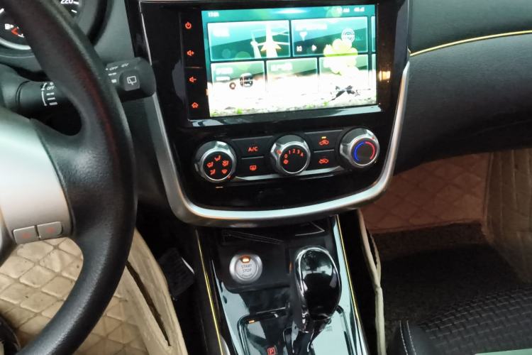 Used Nissan Tiida 2019 1.6L CVT Smart Enjoyment Version China VI Standard
