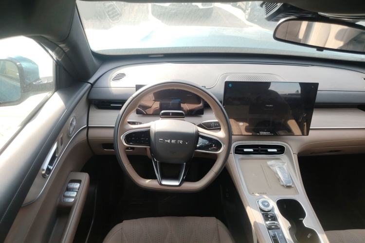 Used Chery Tiggo 8 PLUS C-DM 2025 1.5T 116 km Prestige Version 5 Seats