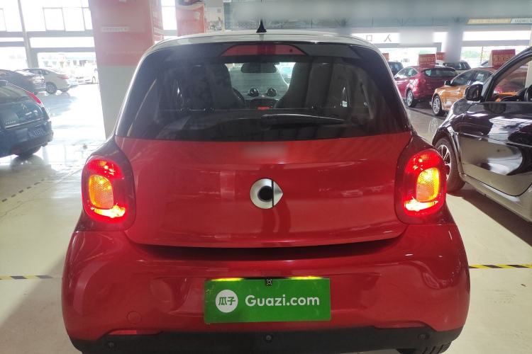 Used  forfour 2016 1.0L 52 kW Passion Edition
