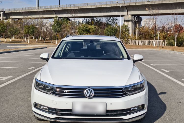 Used Volkswagen Variant 2018 380TSI Two-Wheel Drive Comfort Edition
