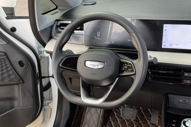 Used Geometry E Firefly 2024 301km Flowing Light