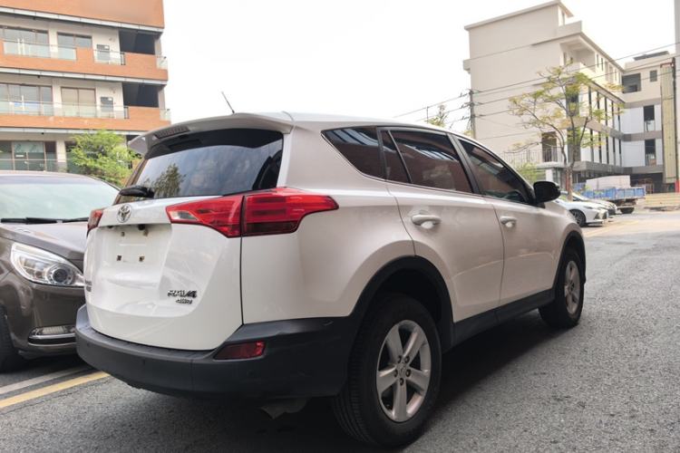 Used Toyota RAV4 2013 2.0L CVT Four-Wheel Drive Fashion Edition