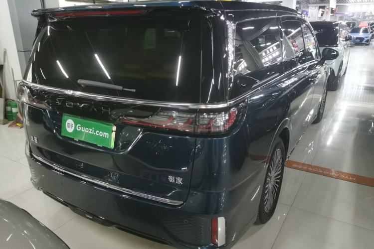 Used VOYAH Dream 2025 PHEV Four-Wheel Drive Prestige Kunpeng Edition
