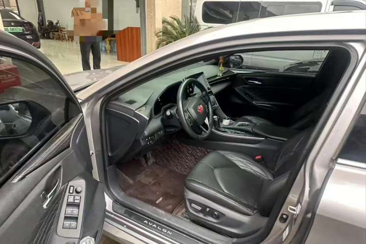 Used Toyota Avalon 2019 2.5L Touring Premium Version China VI Standard
