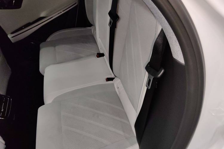 Used VOYAH FREE 2025 318 259 km All-Wheel-Drive Exploration Edition
